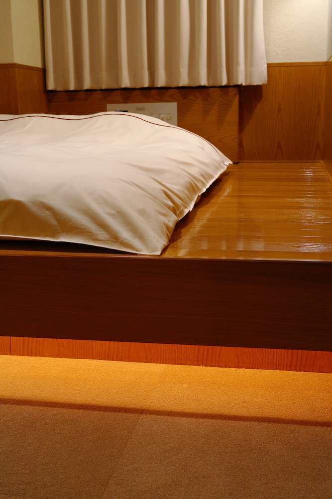 ダブル ルーム 布団（禁煙） 客室1 | 岡山ビューホテル