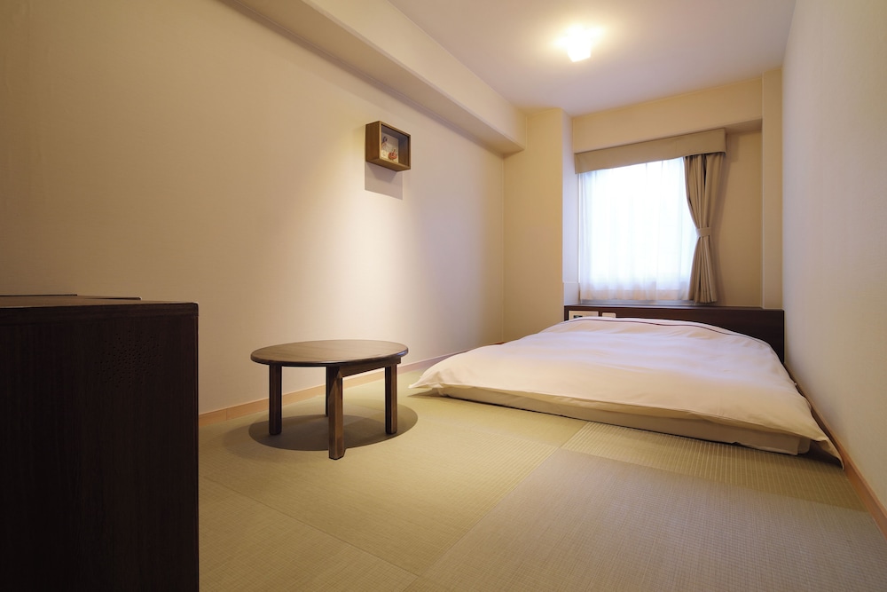 ダブル ルーム 布団（禁煙） | 岡山ビューホテル
