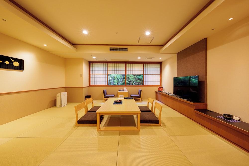 [朱雀亭・彩フロア] 和室/山側 禁煙 | 会津・東山温泉 御宿 東鳳 (オリックスホテルズ＆リゾーツ)