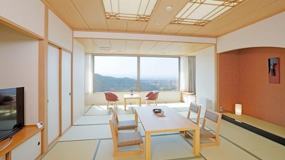 [タワー館] 高層階 和室/城下町側 禁煙 | 会津・東山温泉 御宿 東鳳 (オリックスホテルズ＆リゾーツ)