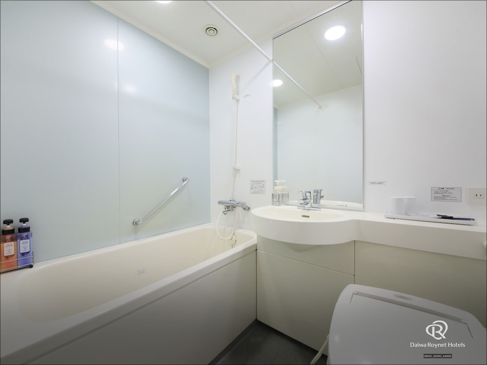 スタンダード ダブルルーム 喫煙可(JR関内駅北口より徒歩約3分) バスルーム0 | ダイワロイネットホテル横浜関内