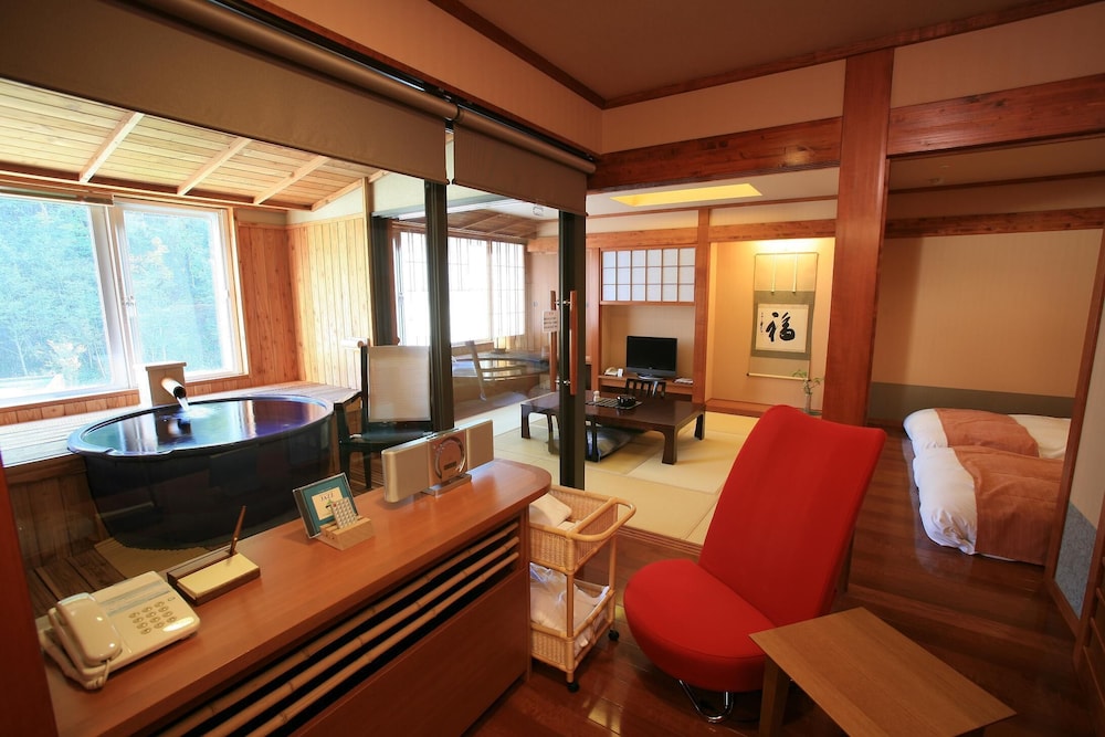 [朝食/夕食 ビュッフェ込み] YUKIHANA エグゼクティブルーム 禁煙 | ホテル大雪　ONSEN＆CANYON　RESORT
