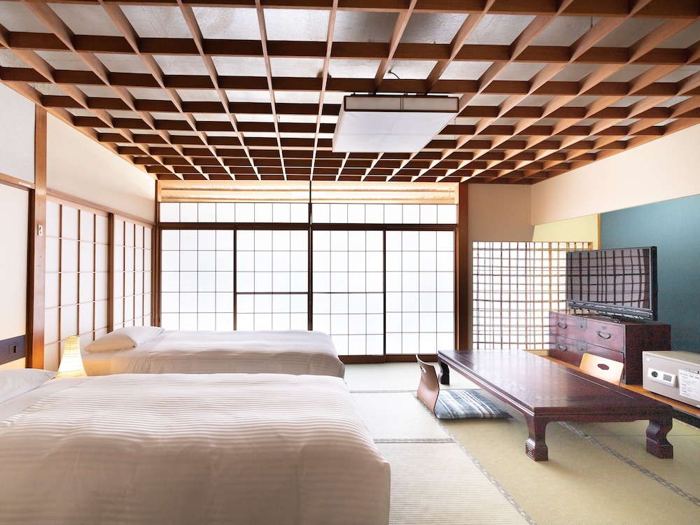 和室(ツインベッド) [禁煙] | HOTEL SHIRAHAMAKAN(白浜館)