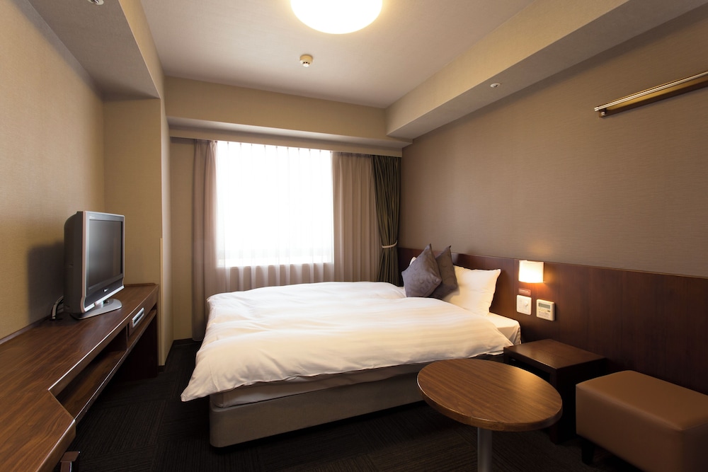 クイーンルーム 禁煙 (17.2平米) 客室2 | 天然温泉　六花の湯　ドーミーイン熊本