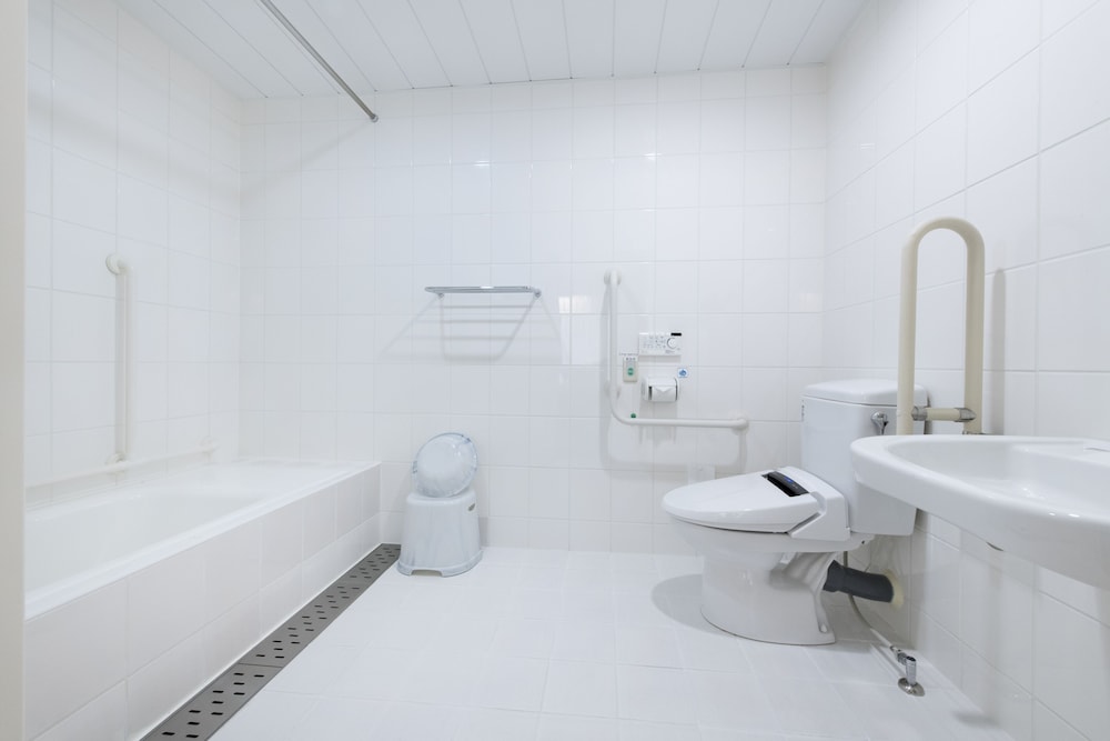 アクセシブルセミダブル禁煙 バスルーム1 | ホテルマイステイズ福岡天神