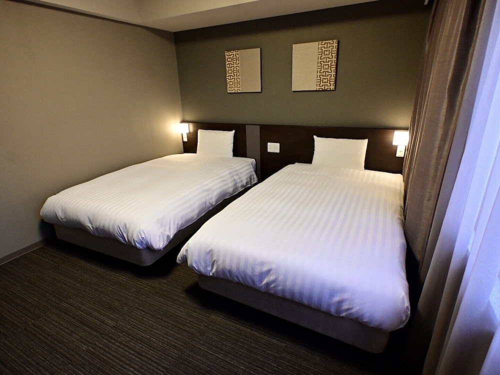 クラブフロアツイン 禁煙 (21.5平方メートル) 客室3 | 天然温泉　御笠の湯　ドーミーイン博多祇園