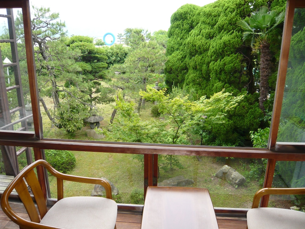 トイレなし スタンダード和室（8畳）禁煙 部屋からの景観0 | 清輝楼