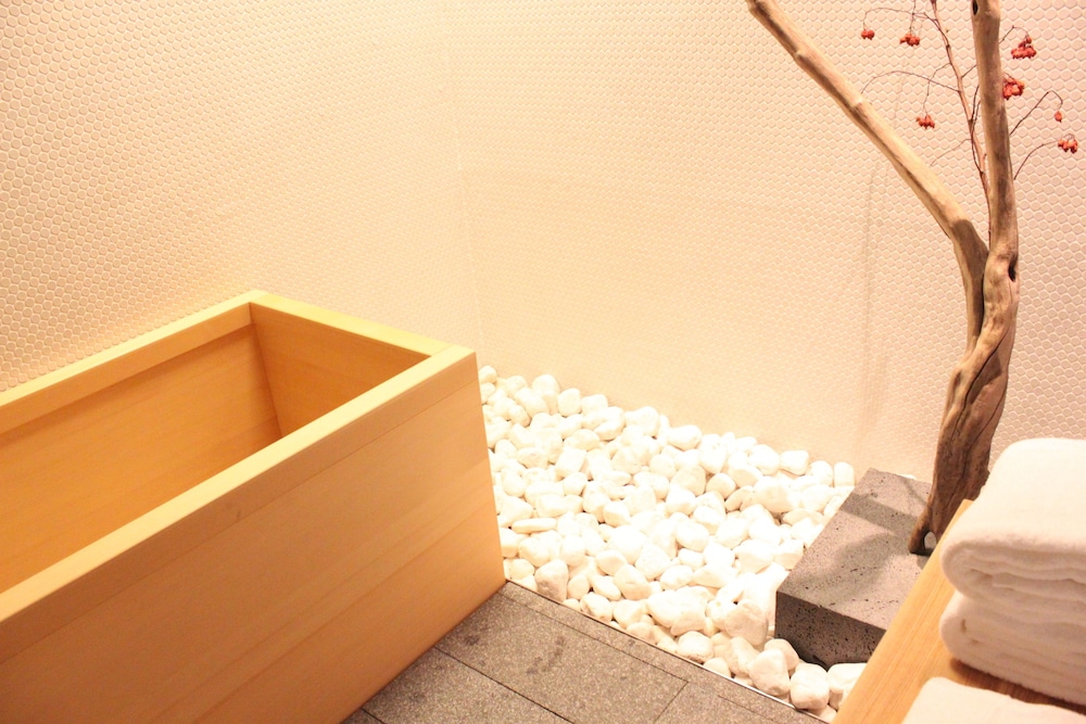 別邸ツインルーム バスルームの設備0 | ホテル カンラ京都