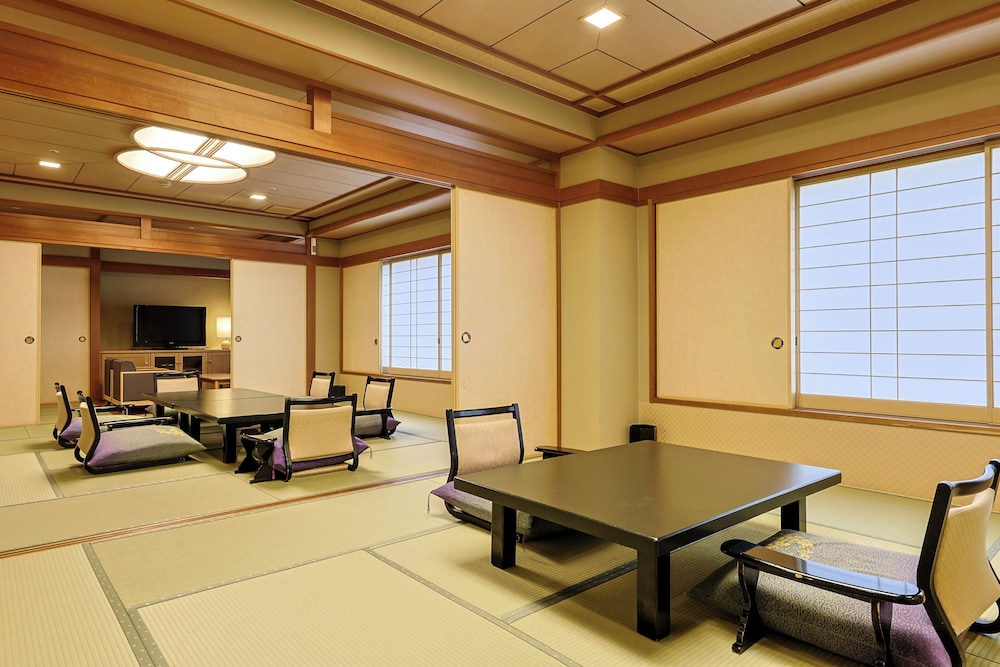 [天領閣] デラックス和室 (大部屋) 禁煙 | 飛騨高山温泉 高山グリーンホテル (京王グループホテルズ)