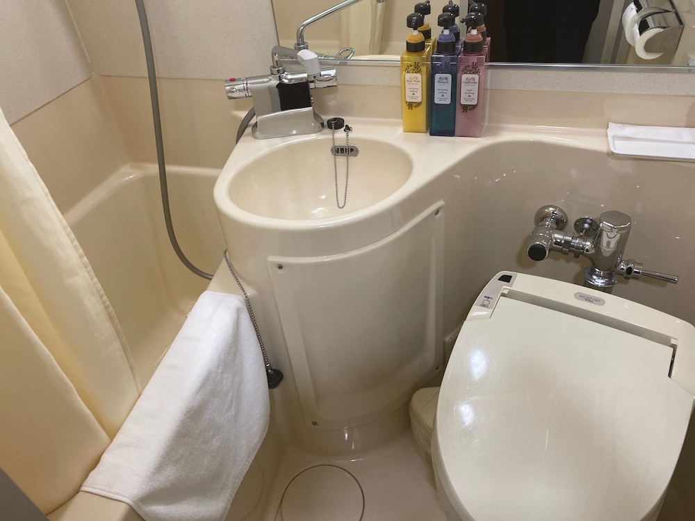 エコノミー ツインルーム 喫煙可 バスルーム1 | 赤坂陽光ホテル