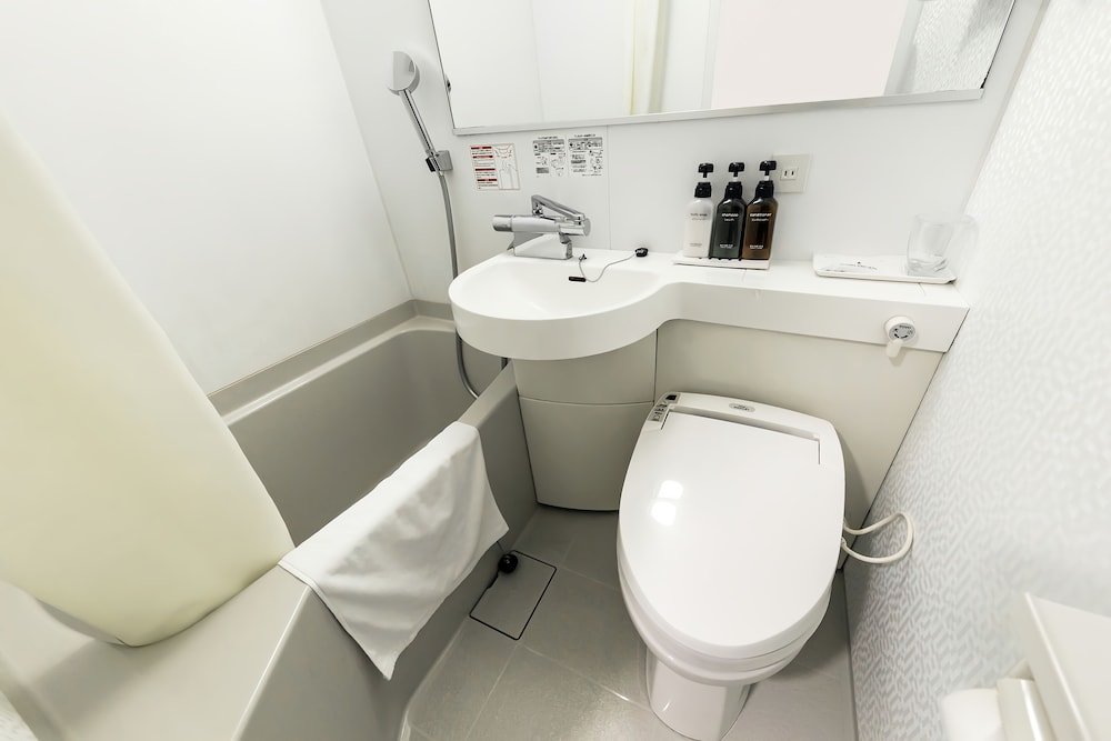 セミ ダブルルーム 禁煙 バスルーム1 | 赤坂陽光ホテル