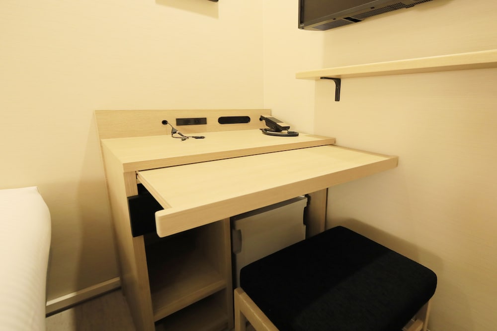 スタンダード ツインルームシングルサイズベッド 2 台 禁煙 客室4 | ホテル日本橋サイボー