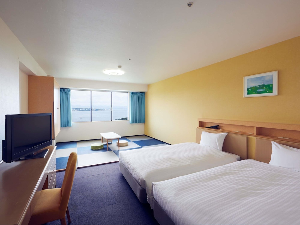 ファミリー ルーム シングルベッド 2 台 シービュー (Japanese Western Style) | グランドメルキュール和歌山みなべリゾート & スパ