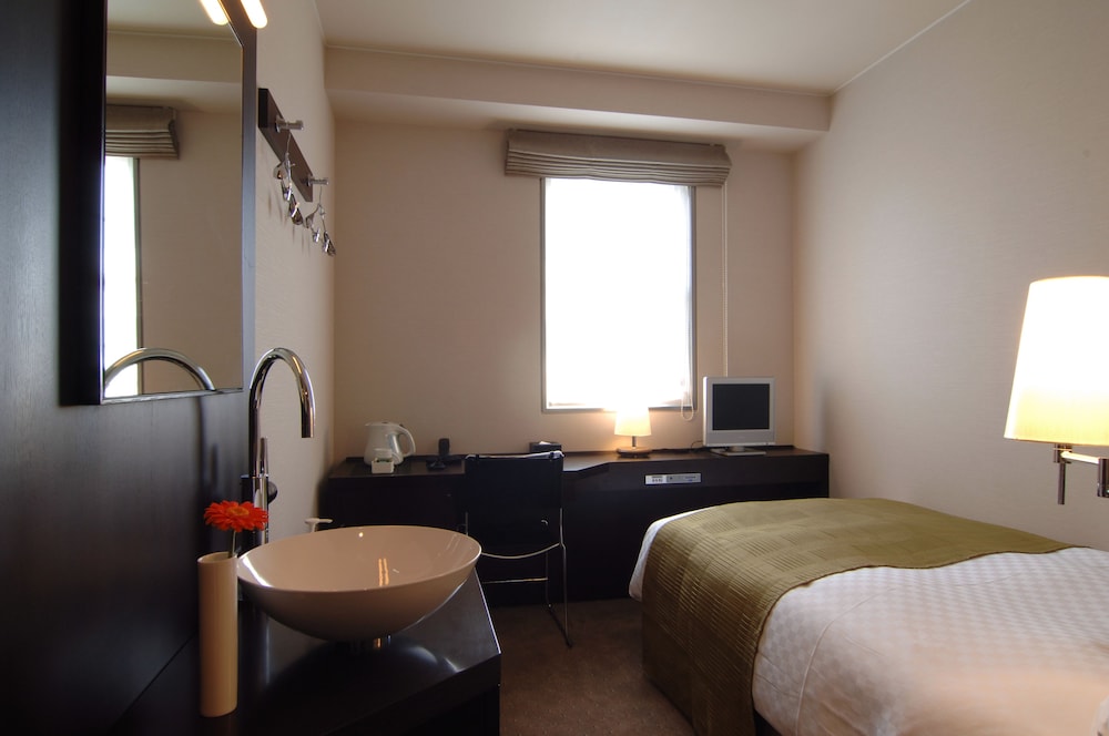 スーペリアセミダブルルーム（A） 客室2 | ホテル マッシモ ミシマ (三島)