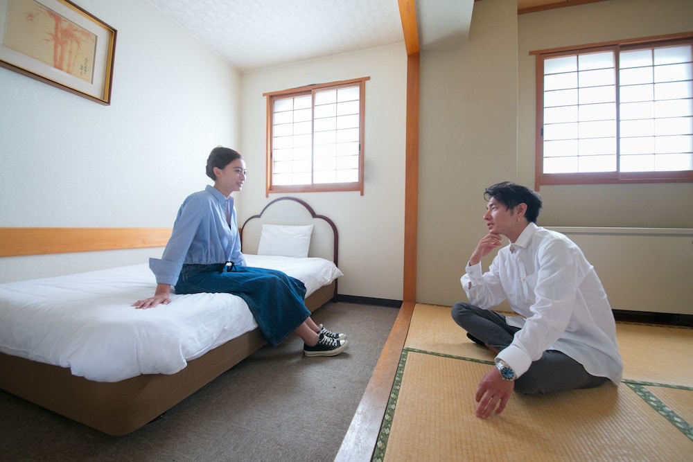 和洋室 禁煙 客室1 | 平和台 ホテル 大手門