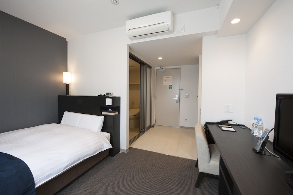 ダブルルーム 喫煙可 客室1 | 天然温泉関門の湯 ドーミーインPREMIUM下関