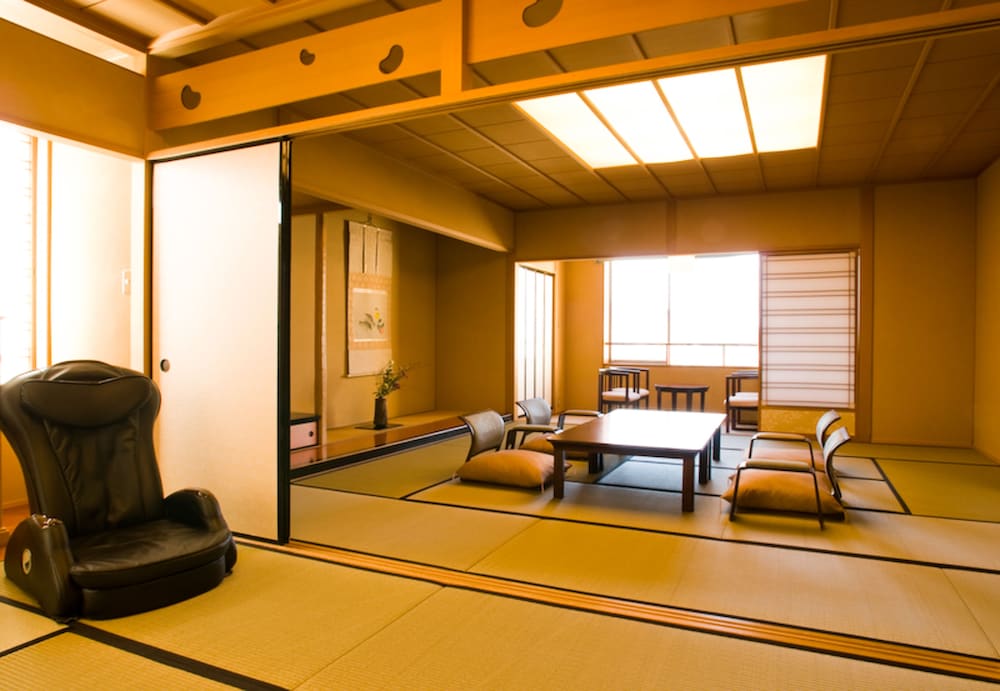 和室二間 和み 最上階+12.5畳+6畳+檜風呂 部屋からの景観0 | 本陣平野屋 花兆庵