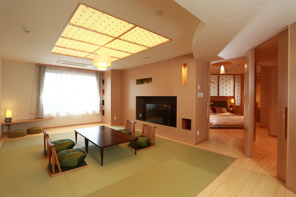 Suite 麻葉 ハリウッドツイン+和室+ジャグジー 客室0 | 本陣平野屋 花兆庵