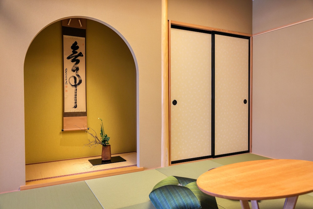 2024年OPEN! Suite 惟 [Yui] ツイン+和室+檜風呂 客室1 | 本陣平野屋 花兆庵