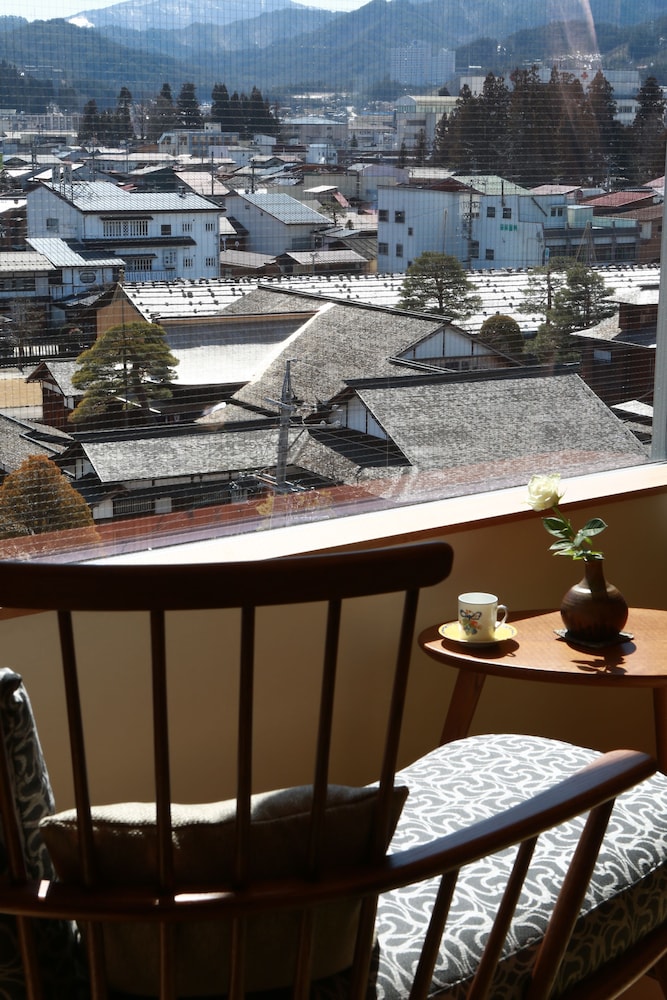 Suite 眺 最上階+ツイン+和室+檜風呂 部屋からの景観1 | 本陣平野屋 花兆庵