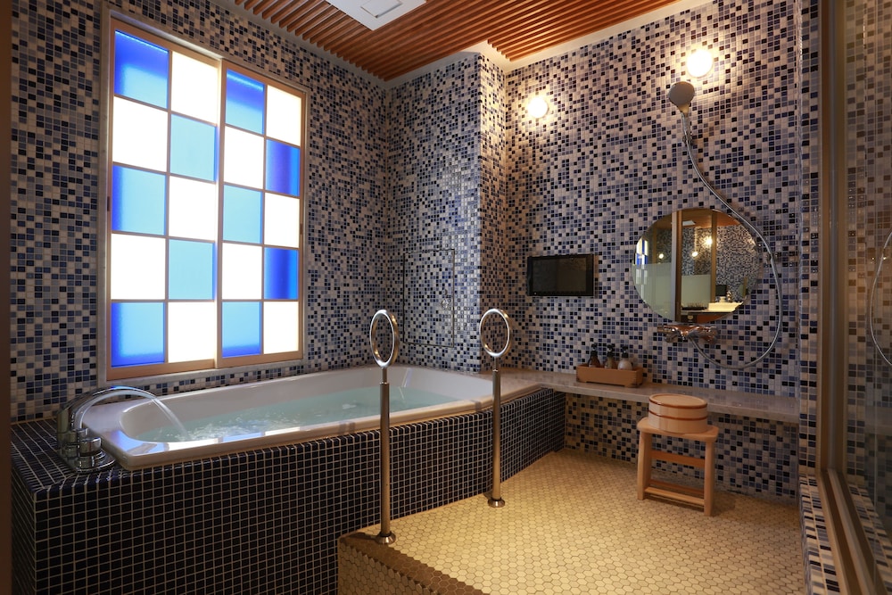 Suite 碧 ハリウッドツイン+和室+バス バスルーム0 | 本陣平野屋 花兆庵