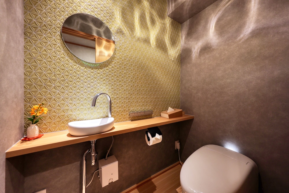 2024年OPEN! Suite 慈 [Itsukushimi] ツイン+和室+檜風呂 | 本陣平野屋 花兆庵