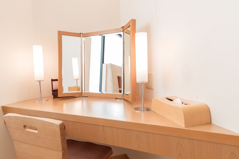 Suite 宇宙・光・静 ハリウッドツイン+和室+ジャグジー 客室5 | 本陣平野屋 花兆庵