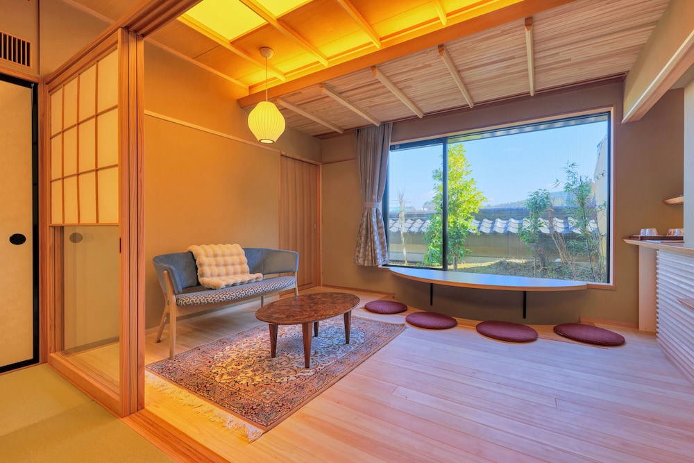 2024年OPEN! Suite 縁 [Enishi] ツイン+和室+檜風呂 部屋からの景観0 | 本陣平野屋 花兆庵