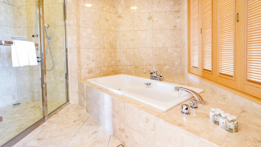 スイート 1 ベッドルーム バスルーム0 | ザ・ウィンザーホテル洞爺 リゾート&スパ by IHG