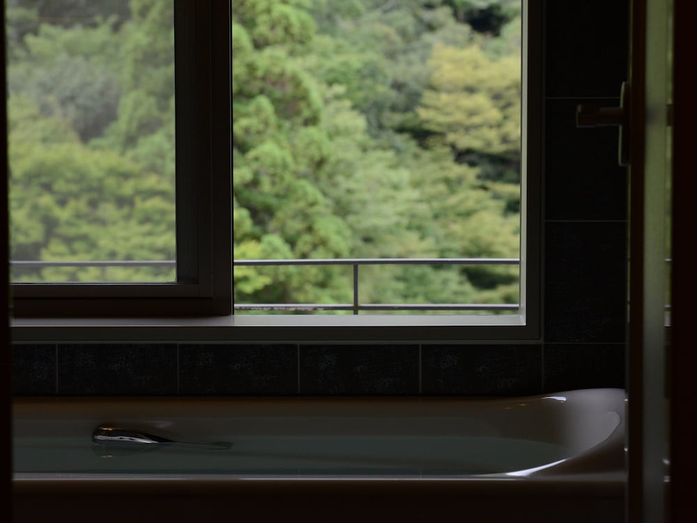 和室 禁煙 (10 Tatami Mats, Check-in by 8 PM) バスルーム0 | 有馬温泉 月光園 游月山荘