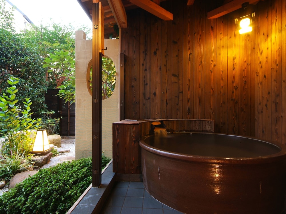和洋室 温泉付き 禁煙 (12 Tatami Mats, Check-in by 7 PM) 専用スパ浴槽0 | 有馬温泉 月光園 游月山荘