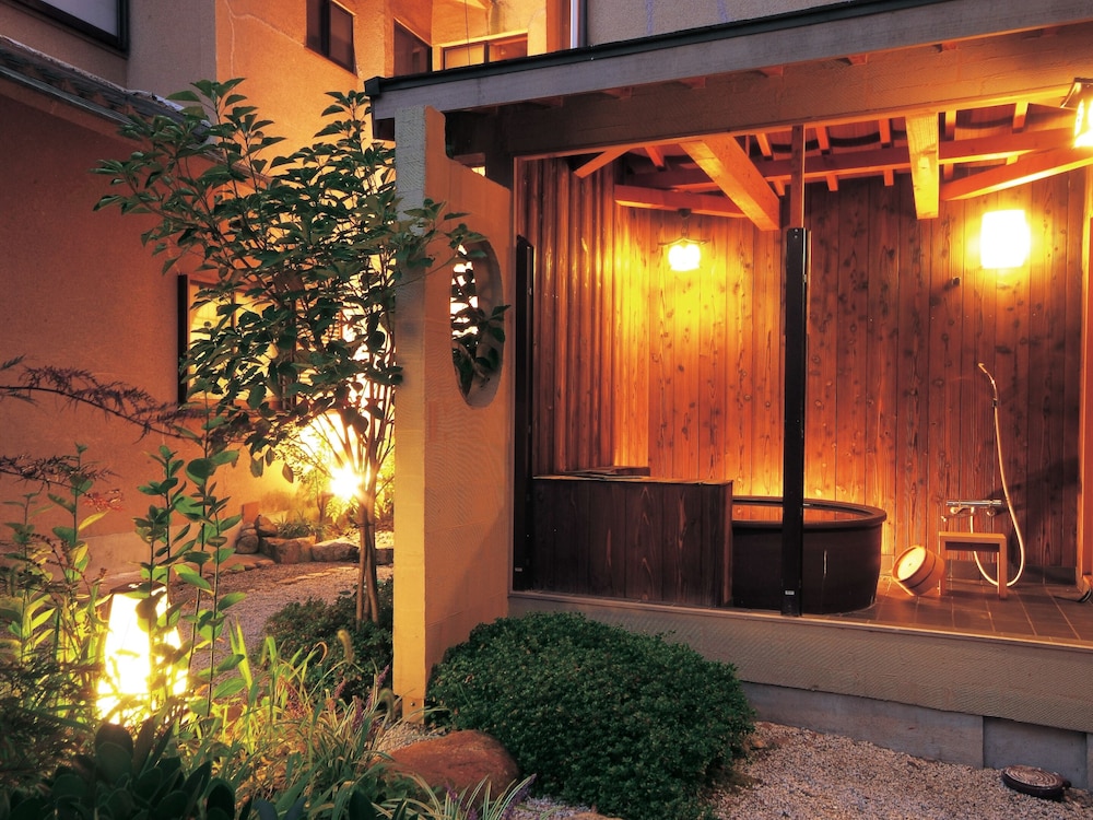 和洋室 温泉付き 禁煙 (12 Tatami Mats, Check-in by 7 PM) バスルーム0 | 有馬温泉 月光園 游月山荘