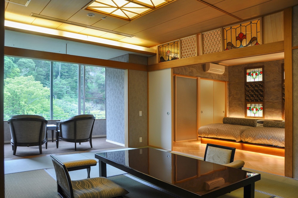 トラディショナル ルーム 1 ベッドルーム 専用バスルーム マウンテンビュー (can't serve dinner after 8 PM checkin) | 有馬温泉 旅館 月光園 鴻朧館