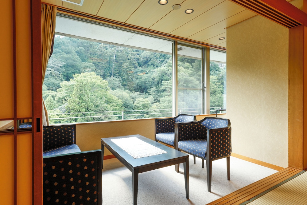 トラディショナル ルーム (can't serve dinner after 8 PM checkin) 客室1 | 有馬温泉 旅館 月光園 鴻朧館