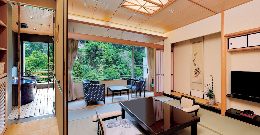 トラディショナル ルーム (can't serve dinner after 8 PM checkin) 客室2 | 有馬温泉 旅館 月光園 鴻朧館