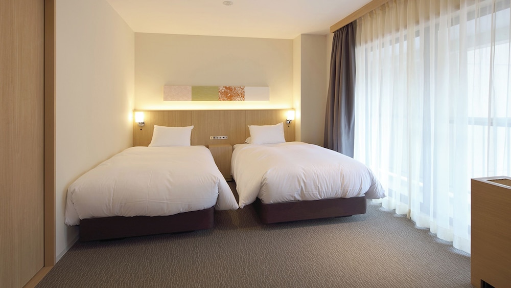 スーペリア [東館] 和洋室 (38㎡) 客室2 | 第一滝本館