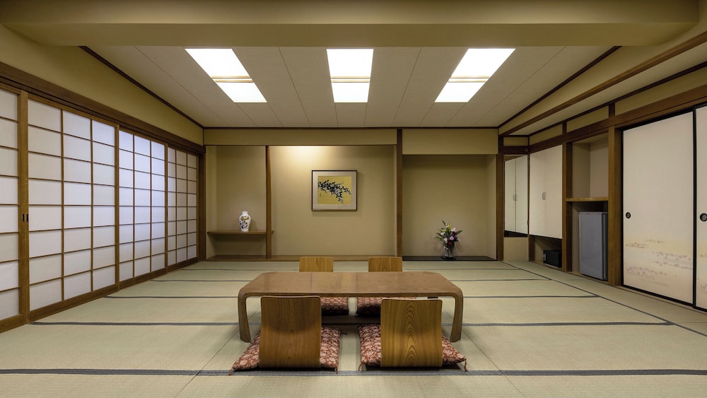 スタンダード [南館] 大部屋 (53㎡/24畳) | 第一滝本館