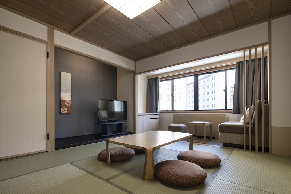 スーペリア [東館] 和室 (32㎡/10畳) | 第一滝本館