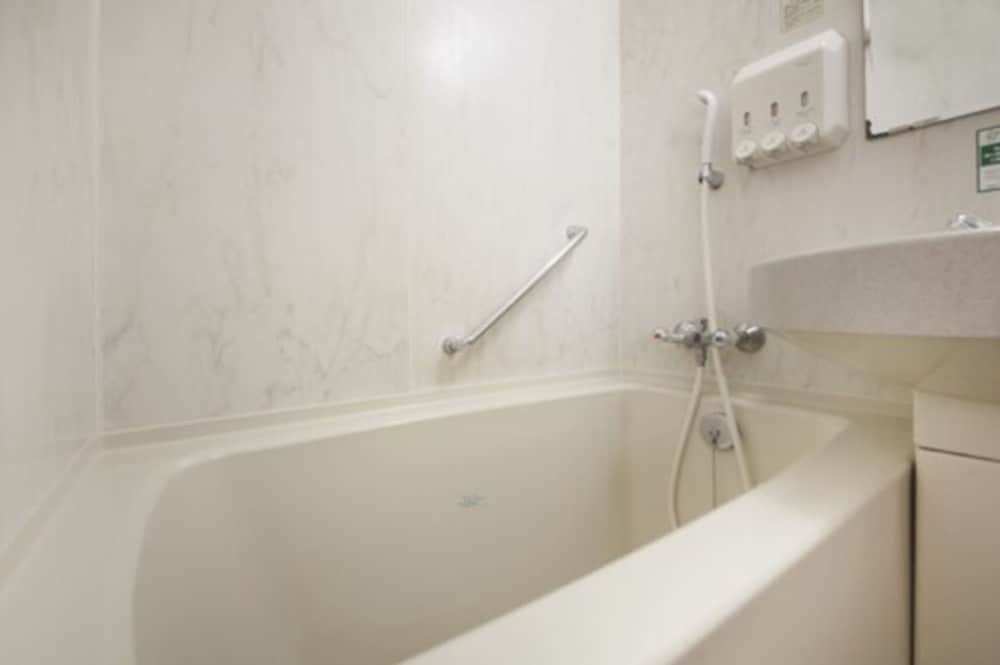 ツインルームシングルサイズベッド 2 台 禁煙 バスルーム0 | 甲府ワシントンホテルプラザ