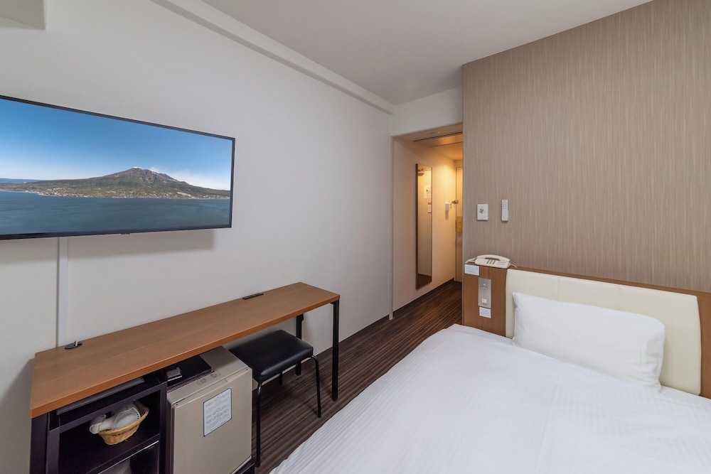 エコノミーダブルルーム1　喫煙可　13㎡ 客室2 | 鹿児島ワシントンホテルプラザ