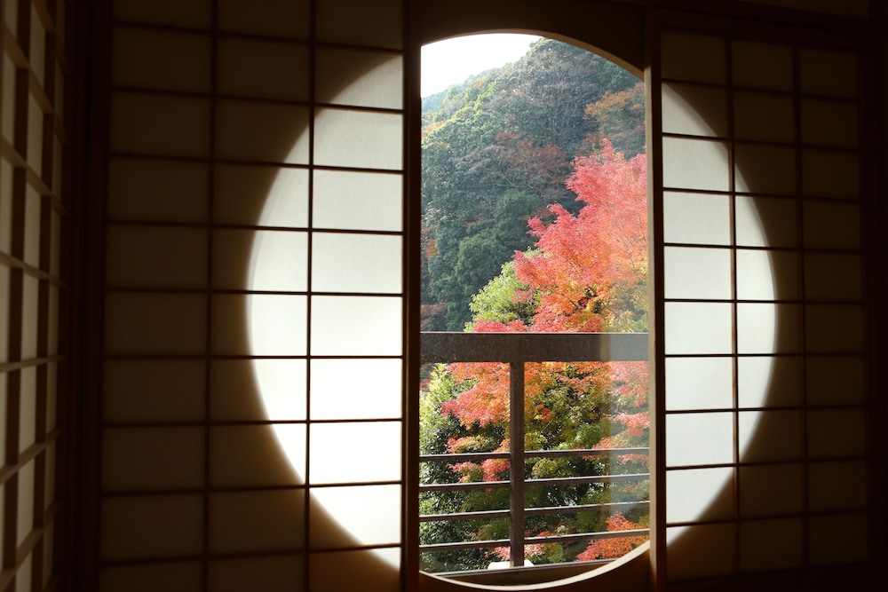 [聚楽第] 和室12+4畳 禁煙 部屋からの景観0 | 山翠楼