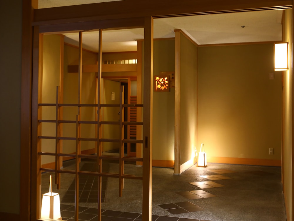 [桃山第] 和室3間 (ベッド付) 客室6 | 山翠楼