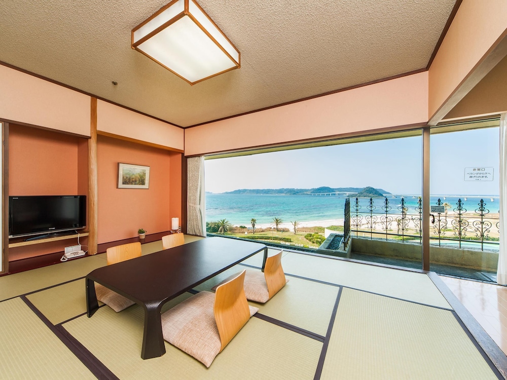 角島大橋側 オーシャンビュー和室 (禁煙) 10畳 | ホテル西長門リゾート