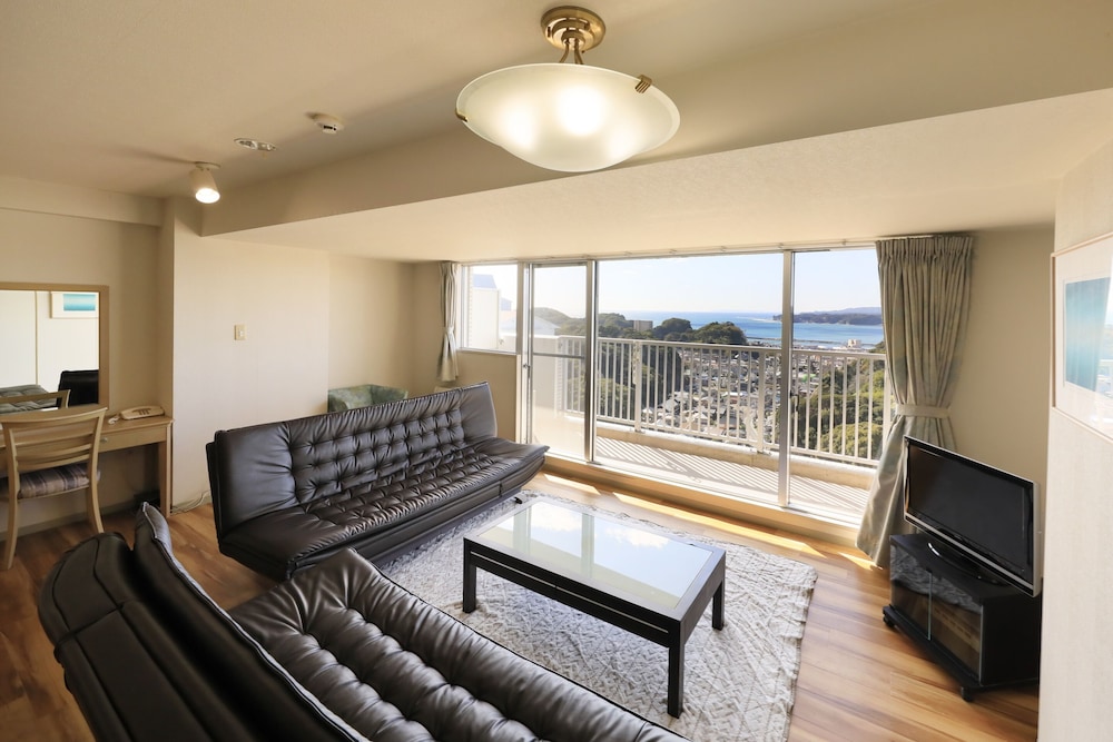 [禁煙] 洋室 (ベッド2台+ソファーベッド2台)/オーシャンビュー | 勝浦ヒルトップホテル＆レジデンス