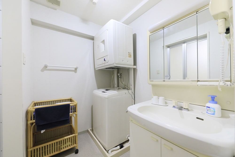 [禁煙] 洋室 (ベッド4台)/オーシャンビュー ランドリー0 | 勝浦ヒルトップホテル＆レジデンス