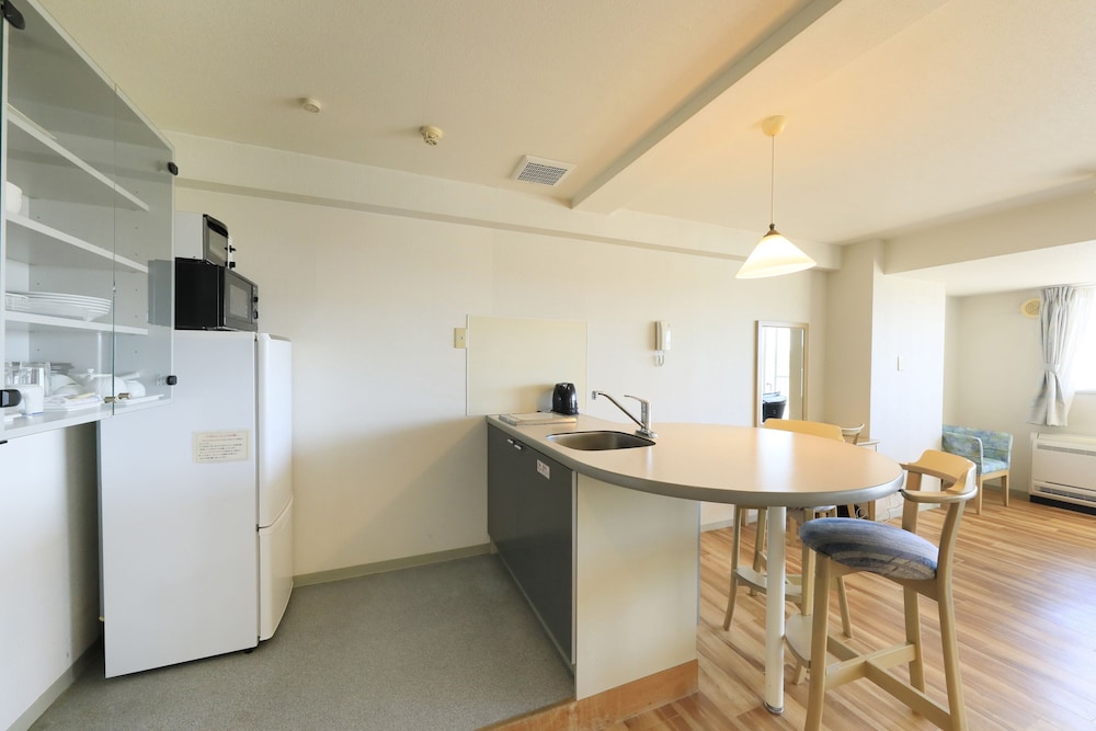 [禁煙] 洋室 (ベッド2台+ソファーベッド2台)/オーシャンビュー 専用キッチン0 | 勝浦ヒルトップホテル＆レジデンス