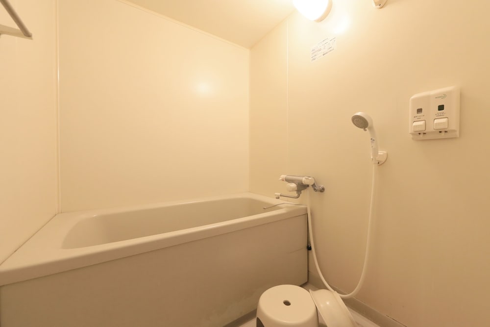 [禁煙] 洋室 (ベッド2台+ソファーベッド2台)/オーシャンビュー バスルーム0 | 勝浦ヒルトップホテル＆レジデンス