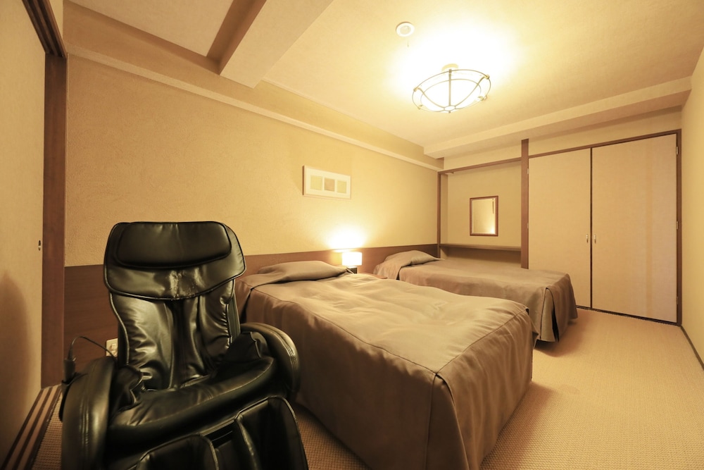 [禁煙] スーペリアルーム (ベッド4台)/オーシャンビュー 客室3 | 勝浦ヒルトップホテル＆レジデンス