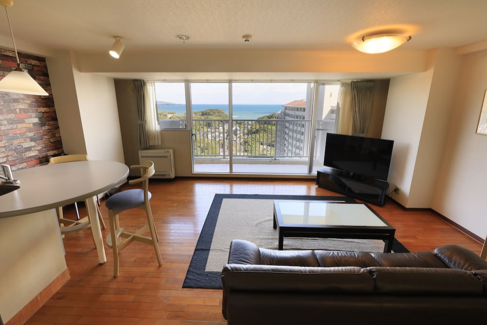 [禁煙] ツインルーム (ベッド2台)/ オーシャンビュー 客室2 | 勝浦ヒルトップホテル＆レジデンス