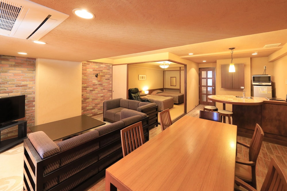 [禁煙] スーペリアルーム (ベッド4台)/オーシャンビュー 客室4 | 勝浦ヒルトップホテル＆レジデンス